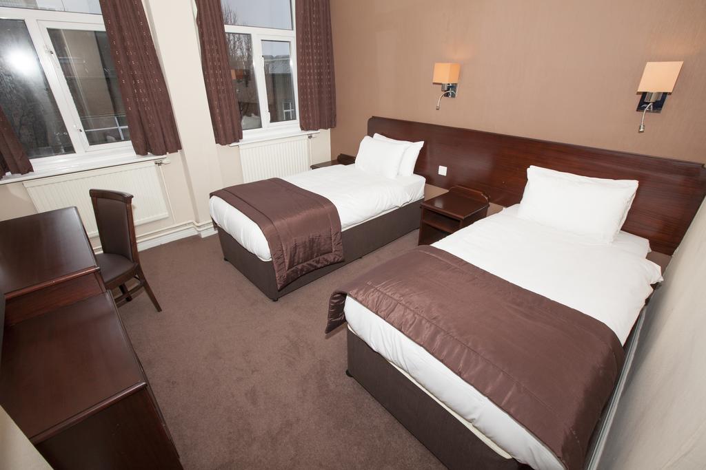Dolphin Sa1 Otel Swansea Oda fotoğraf